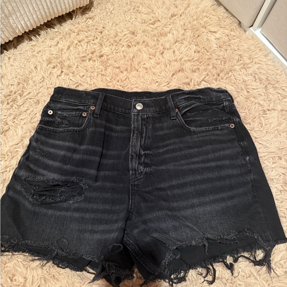 American Eagle Black Relaxed Short Size 12